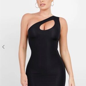 Chic One-Shoulder Black Dress